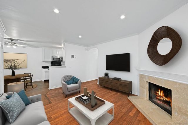 9939 Erma Rd 101, San Diego, CA 92131