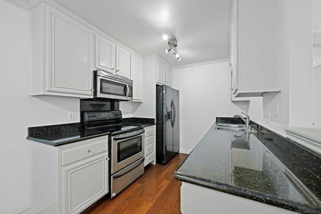 9939 Erma Rd 101, San Diego, CA 92131