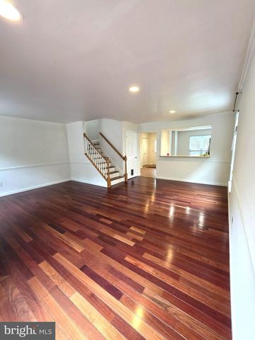 6626 CYPRESS POINT RD, Alexandria, VA 22312
