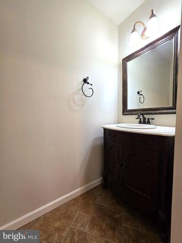 6626 CYPRESS POINT RD, Alexandria, VA 22312
