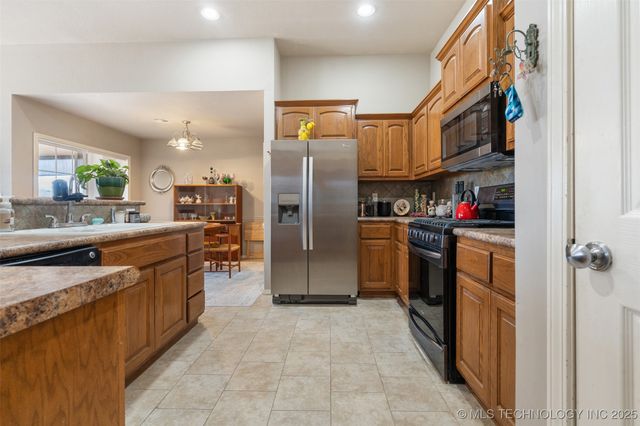 10730 E 120th Court N, Collinsville, OK 74021