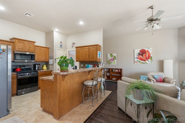 10730 E 120th Court N, Collinsville, OK 74021