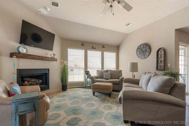 10730 E 120th Court N, Collinsville, OK 74021