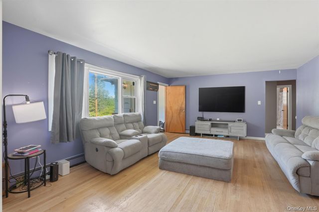 102 Steven Street, Kerhonkson, NY 12446
