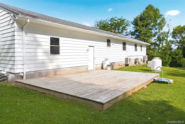102 Steven Street, Kerhonkson, NY 12446