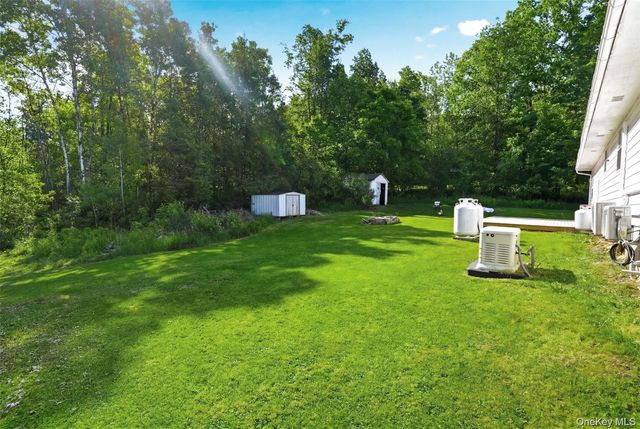 102 Steven Street, Kerhonkson, NY 12446