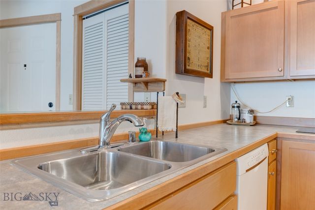 2221 Willow Drive 201-B, Livingston, MT 59047