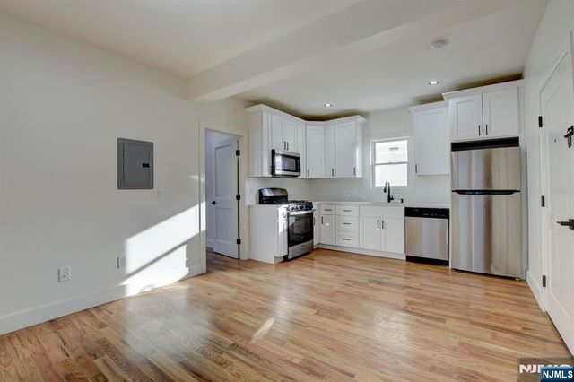 135 Forest Street 2R, Montclair, NJ 07042