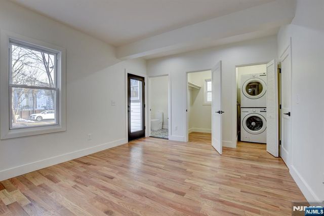 135 Forest Street 2R, Montclair, NJ 07042
