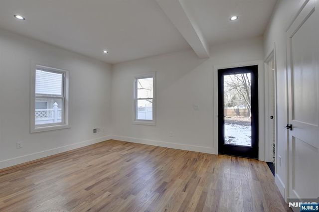 135 Forest Street 2R, Montclair, NJ 07042