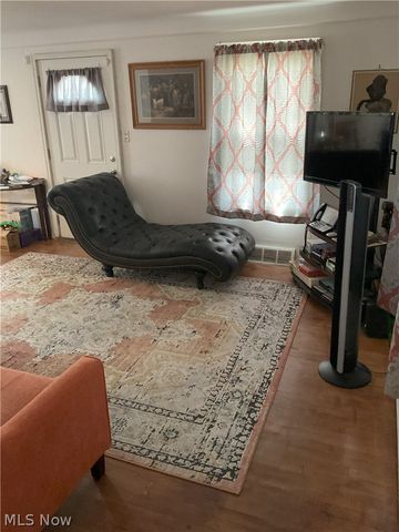 19409 Cherokee Avenue, Cleveland, OH 44119