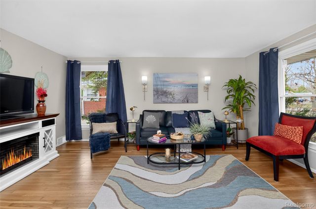 18499 Kesh Street, Southfield, MI 48076