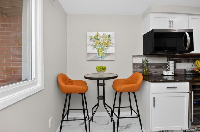 18499 Kesh Street, Southfield, MI 48076