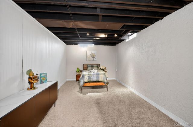 18499 Kesh Street, Southfield, MI 48076