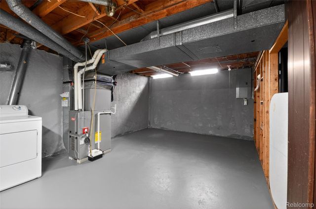 18499 Kesh Street, Southfield, MI 48076