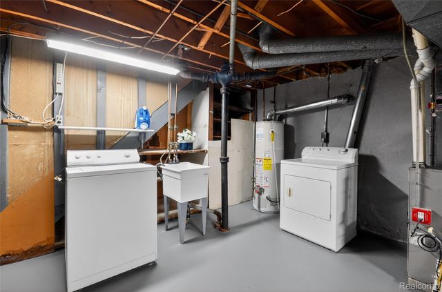 18499 Kesh Street, Southfield, MI 48076