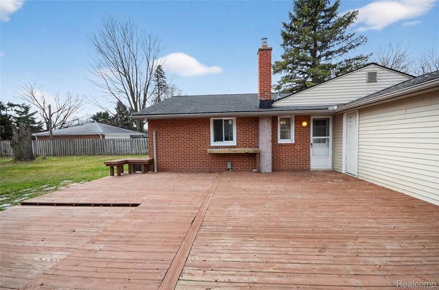 18499 Kesh Street, Southfield, MI 48076