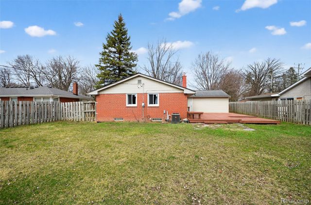 18499 Kesh Street, Southfield, MI 48076