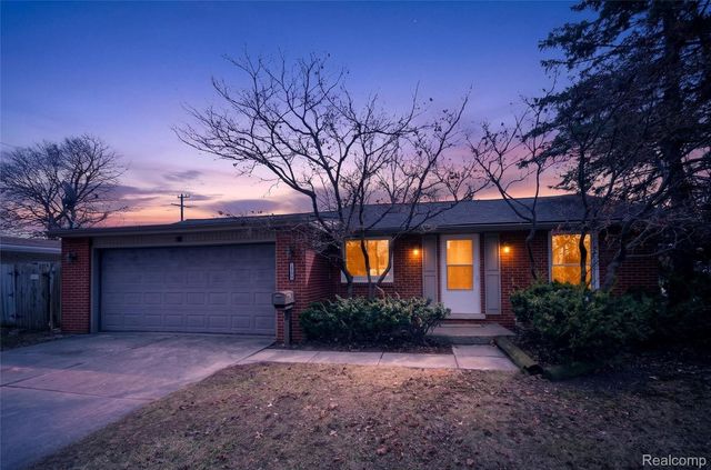 18499 Kesh Street, Southfield, MI 48076