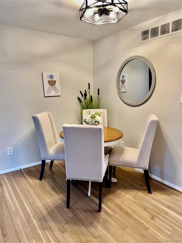 18499 Kesh Street, Southfield, MI 48076