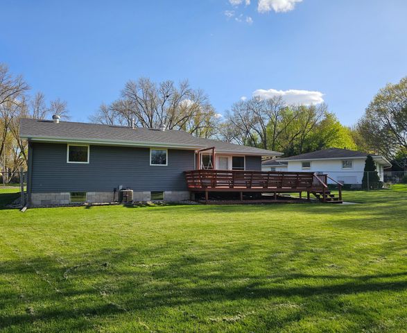 2026 5th Street SW, Willmar, MN 56201