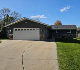 2026 5th Street SW, Willmar, MN 56201