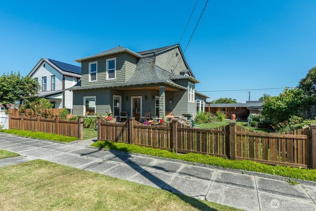 1118 4th Street, Anacortes, WA 98221