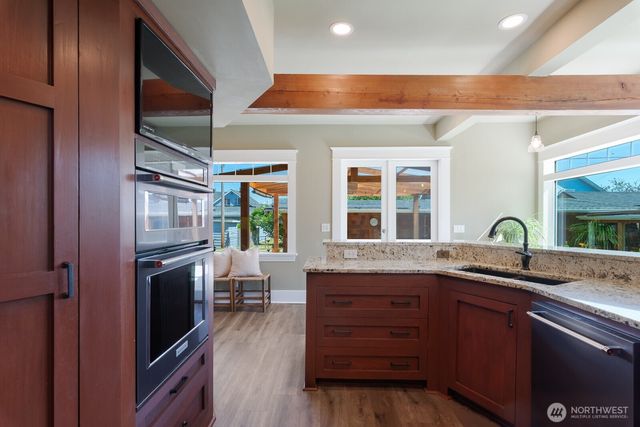 1118 4th Street, Anacortes, WA 98221