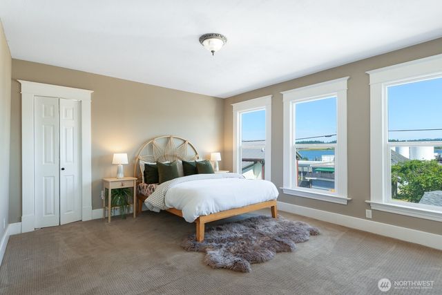 1118 4th Street, Anacortes, WA 98221