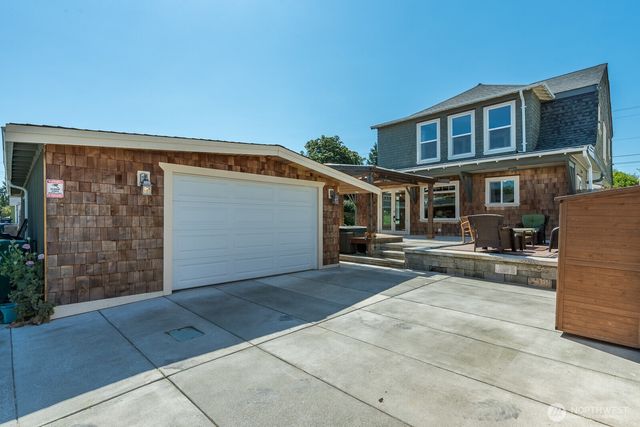 1118 4th Street, Anacortes, WA 98221