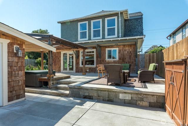 1118 4th Street, Anacortes, WA 98221
