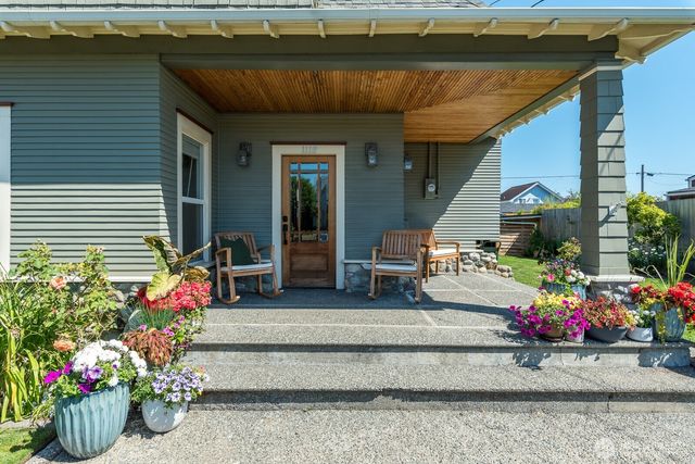 1118 4th Street, Anacortes, WA 98221