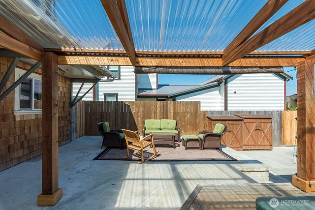 1118 4th Street, Anacortes, WA 98221