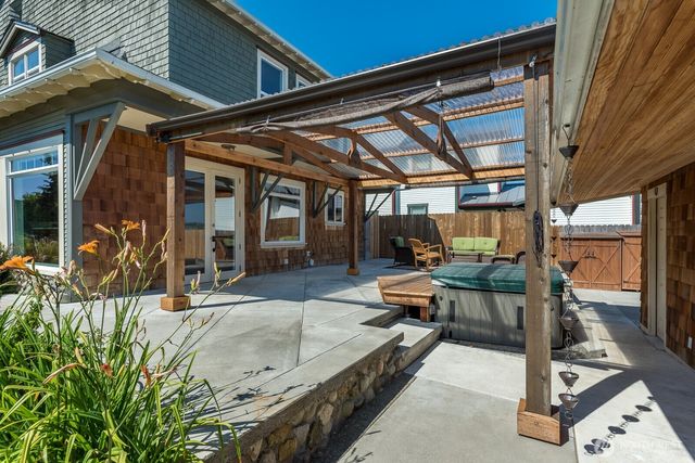 1118 4th Street, Anacortes, WA 98221