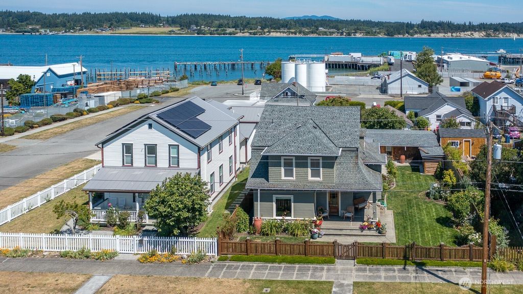 1118 4th Street, Anacortes, WA 98221