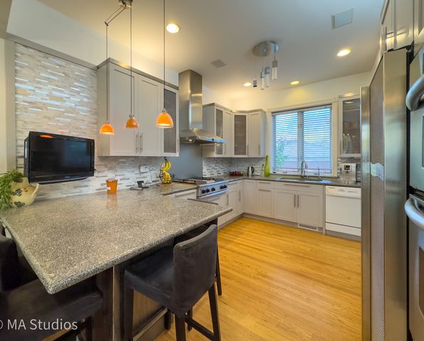 9237 Mason Avenue, Morton Grove, IL 60053