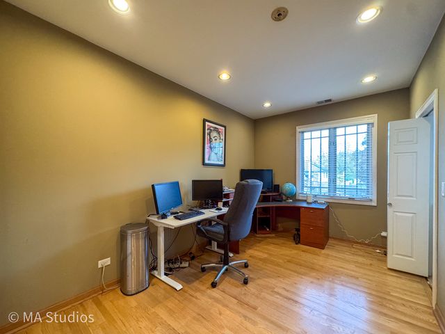 9237 Mason Avenue, Morton Grove, IL 60053