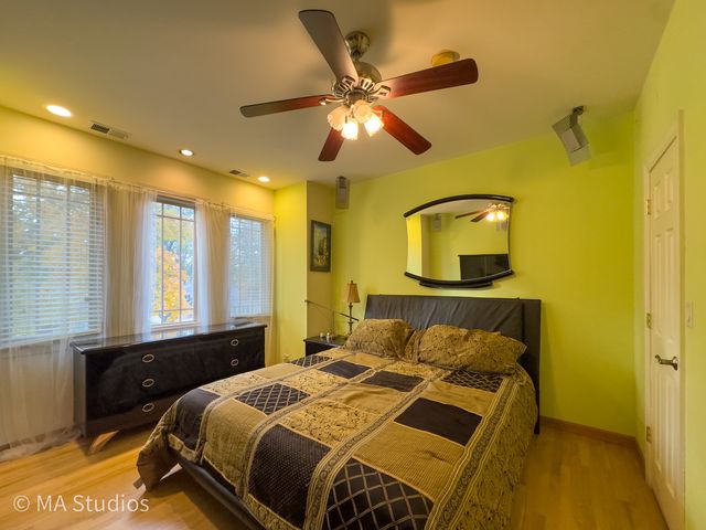 9237 Mason Avenue, Morton Grove, IL 60053