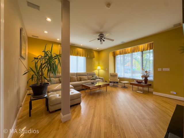 9237 Mason Avenue, Morton Grove, IL 60053