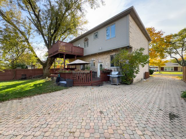 9237 Mason Avenue, Morton Grove, IL 60053