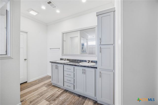 653 County Road 390, Gonzales, TX 78629