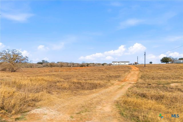 653 County Road 390, Gonzales, TX 78629