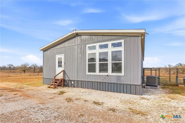 653 County Road 390, Gonzales, TX 78629