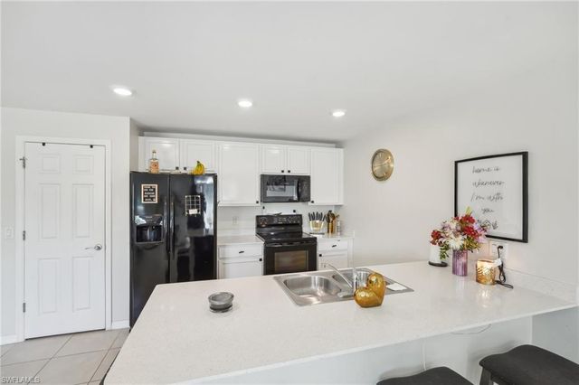 3306 Acapulco CIR, Cape Coral, FL 33909