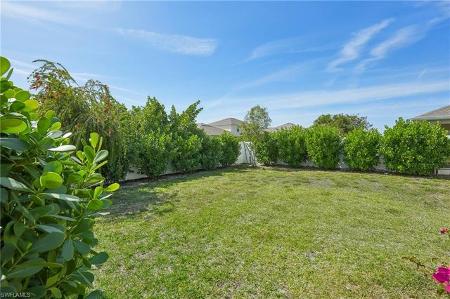 3306 Acapulco CIR, Cape Coral, FL 33909