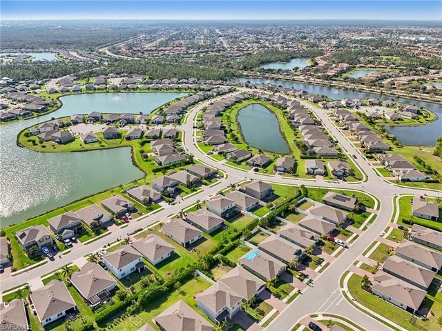 3306 Acapulco CIR, Cape Coral, FL 33909