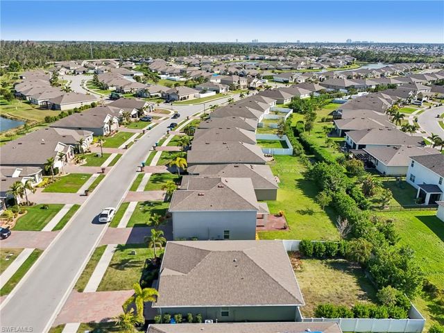 3306 Acapulco CIR, Cape Coral, FL 33909