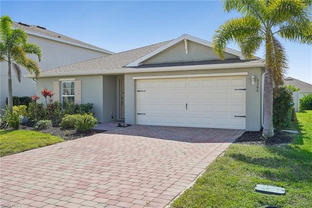 3306 Acapulco CIR, Cape Coral, FL 33909
