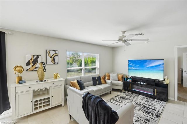 3306 Acapulco CIR, Cape Coral, FL 33909