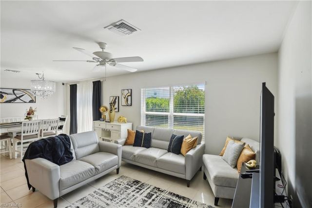 3306 Acapulco CIR, Cape Coral, FL 33909